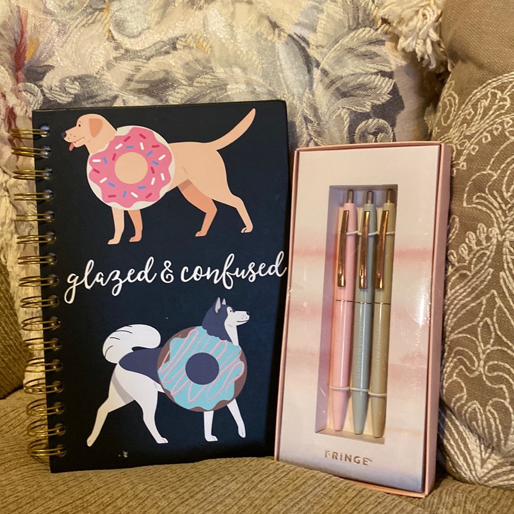 🩷🩶🩵NWT “Glazed & Confused” Dog/Donuts Spiral Notebook w/Fringe 3 PC Pencil Set